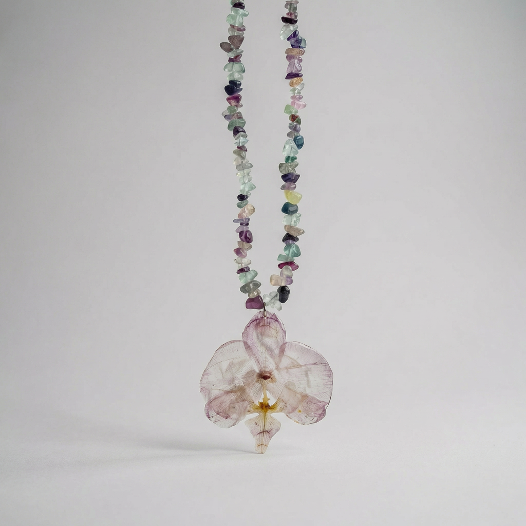 Collar corto orquídea lila