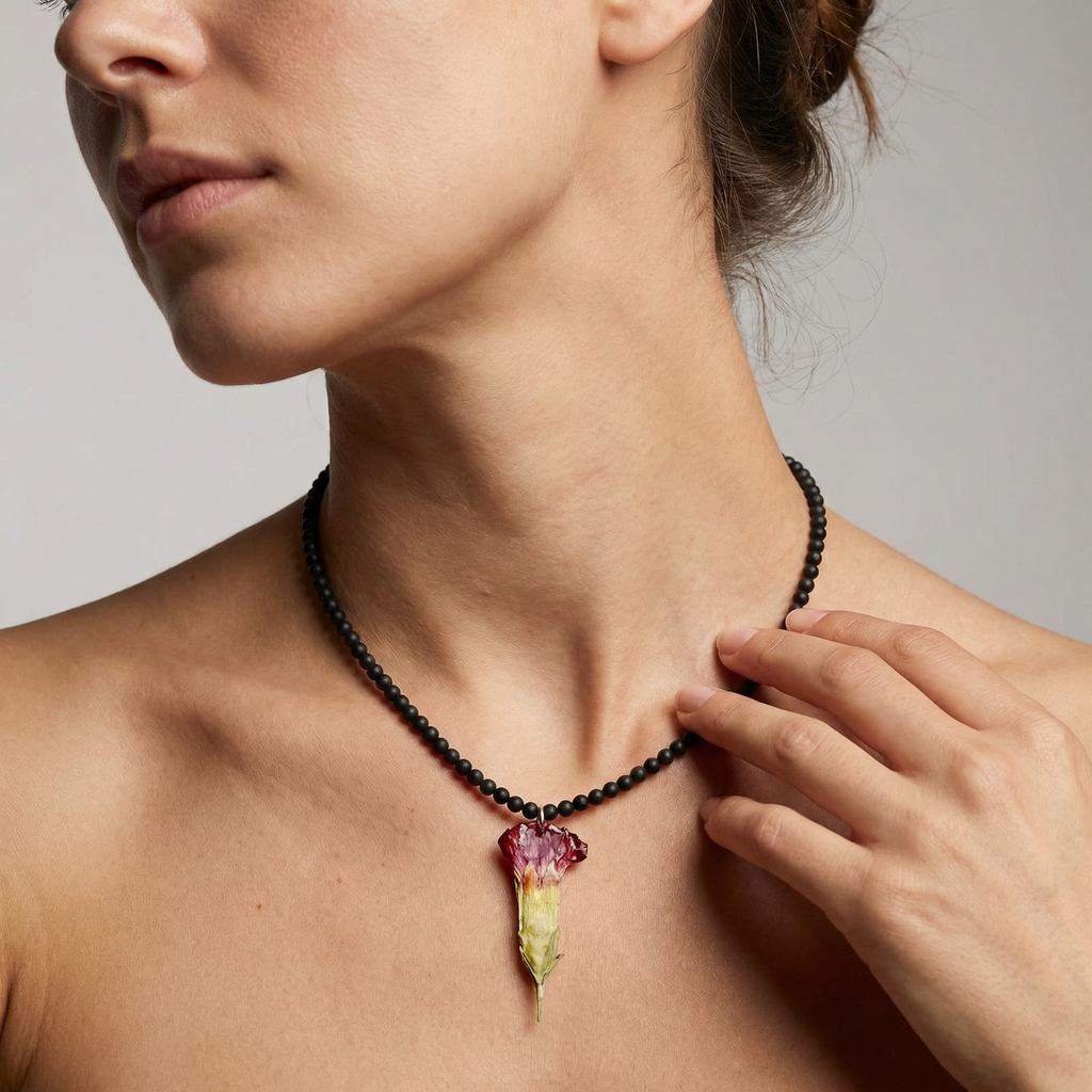 Collar corto clavel rojo