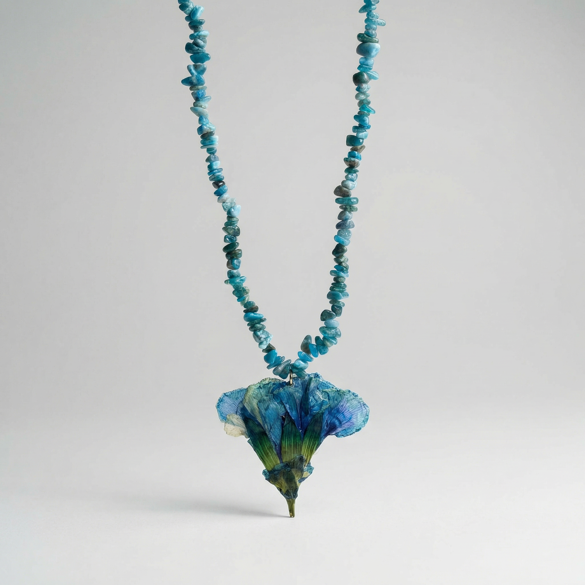 Collar clavel azul