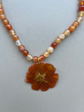 Collar corto flor naranja