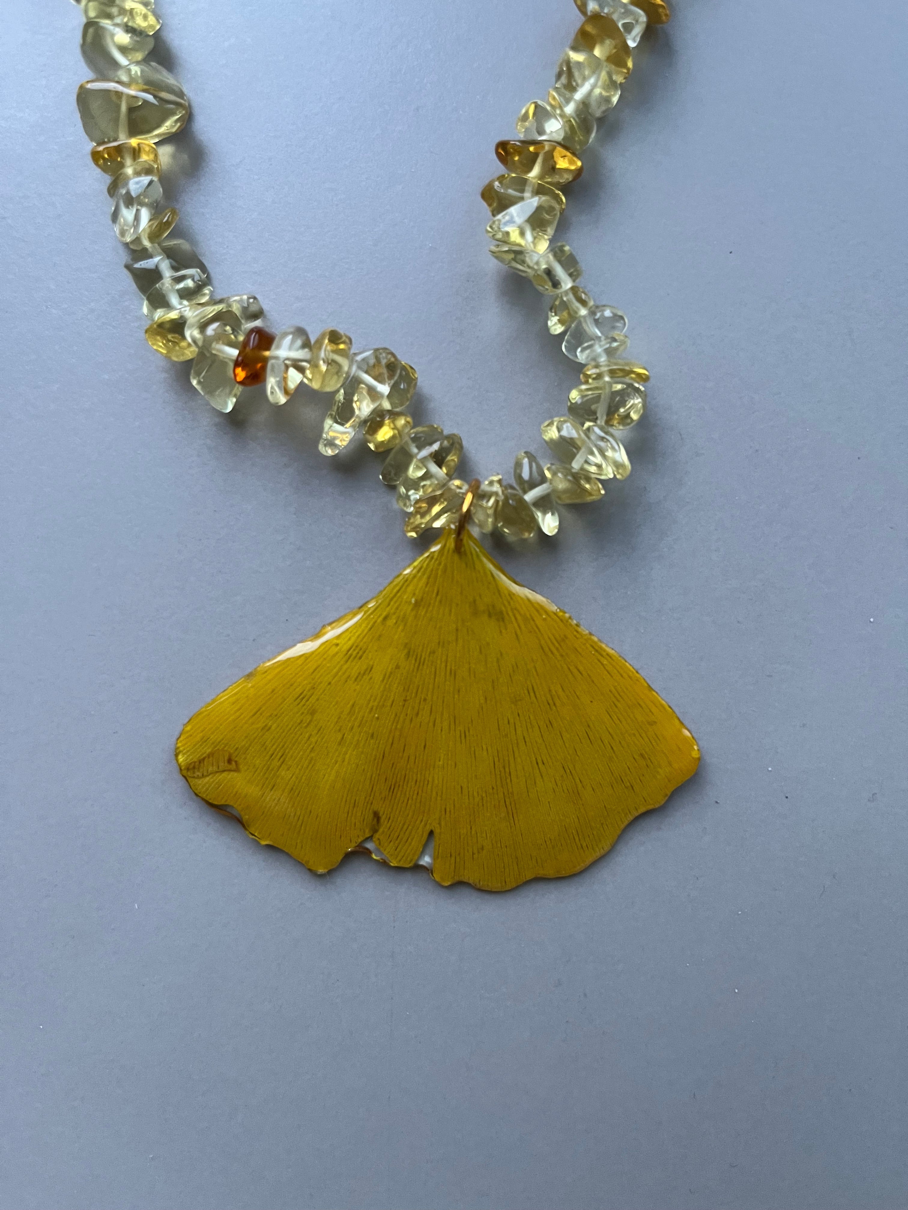 Collar corto Ginkgo Biloba