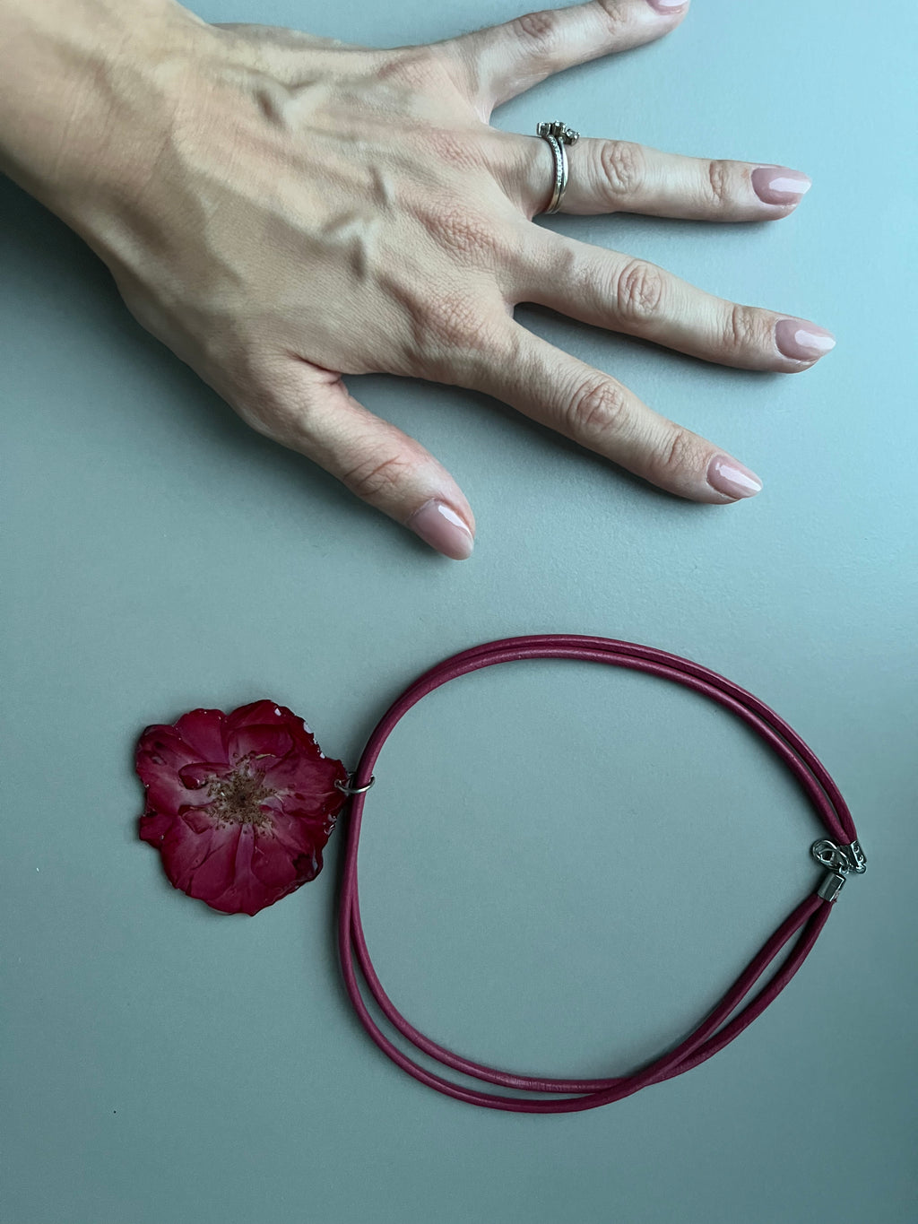 Gargantilla cuero rosa