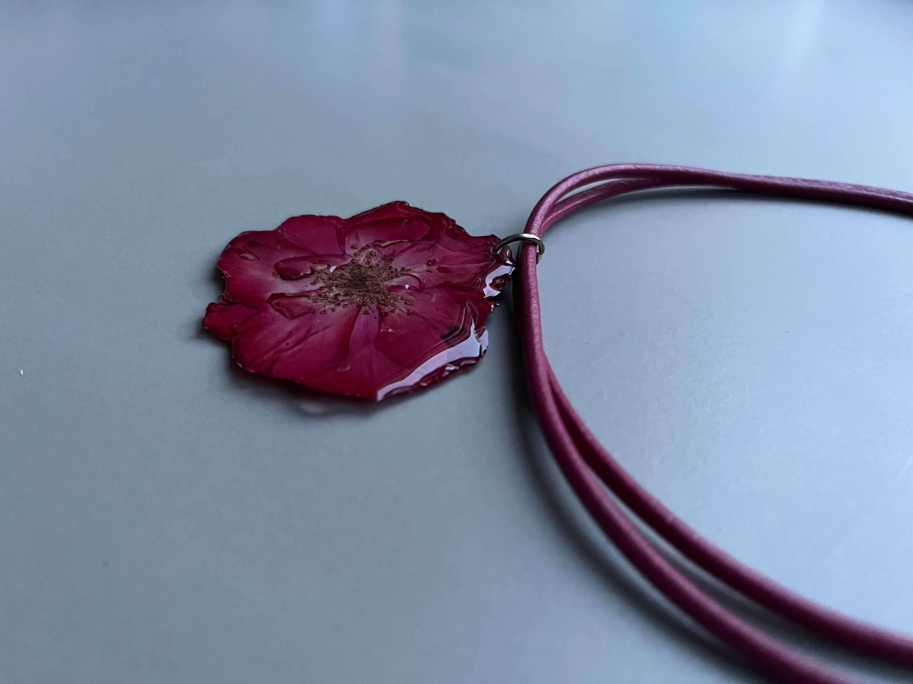 Gargantilla cuero rosa