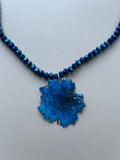 Collar corto flor azul