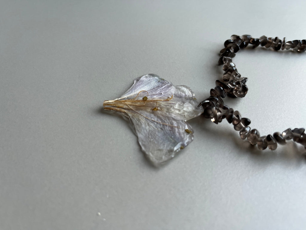 Collar corto flor bígaro