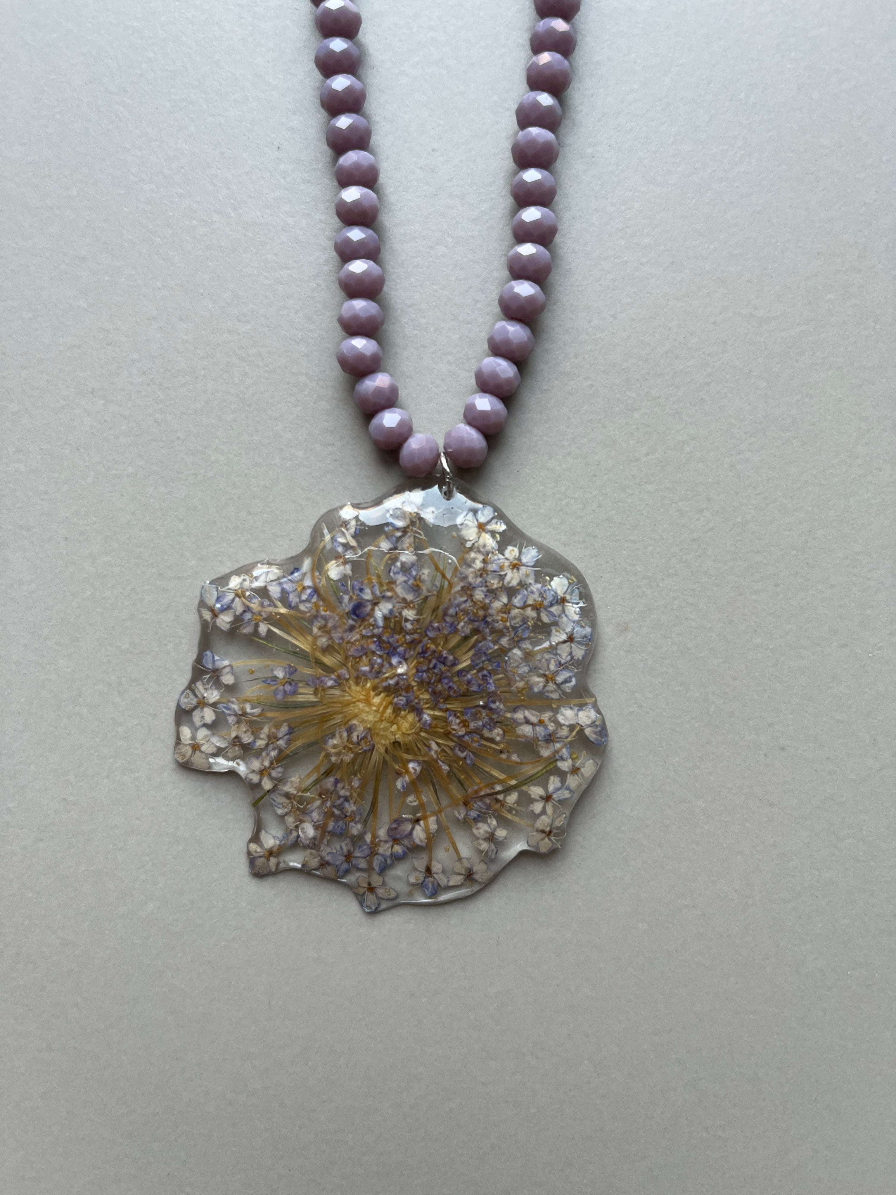 Collar largo paniculata lila