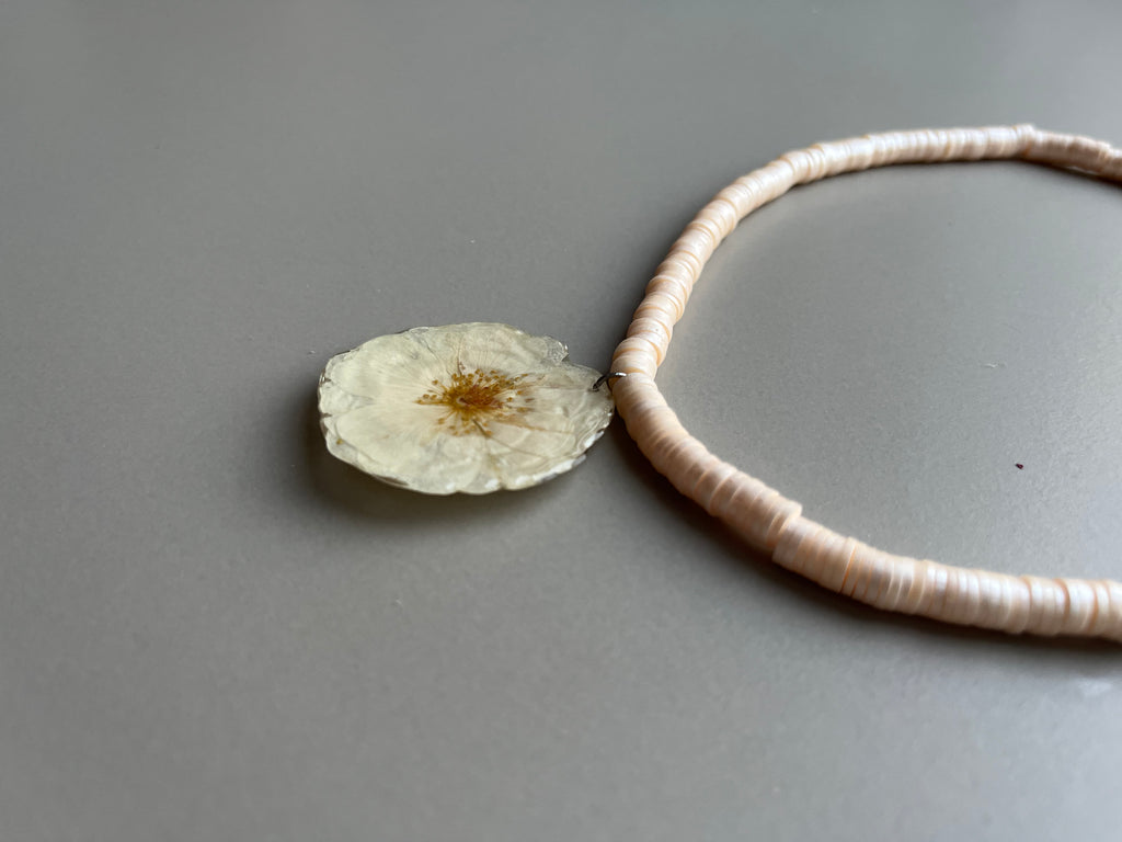 Collar corto goma rosa pequeña
