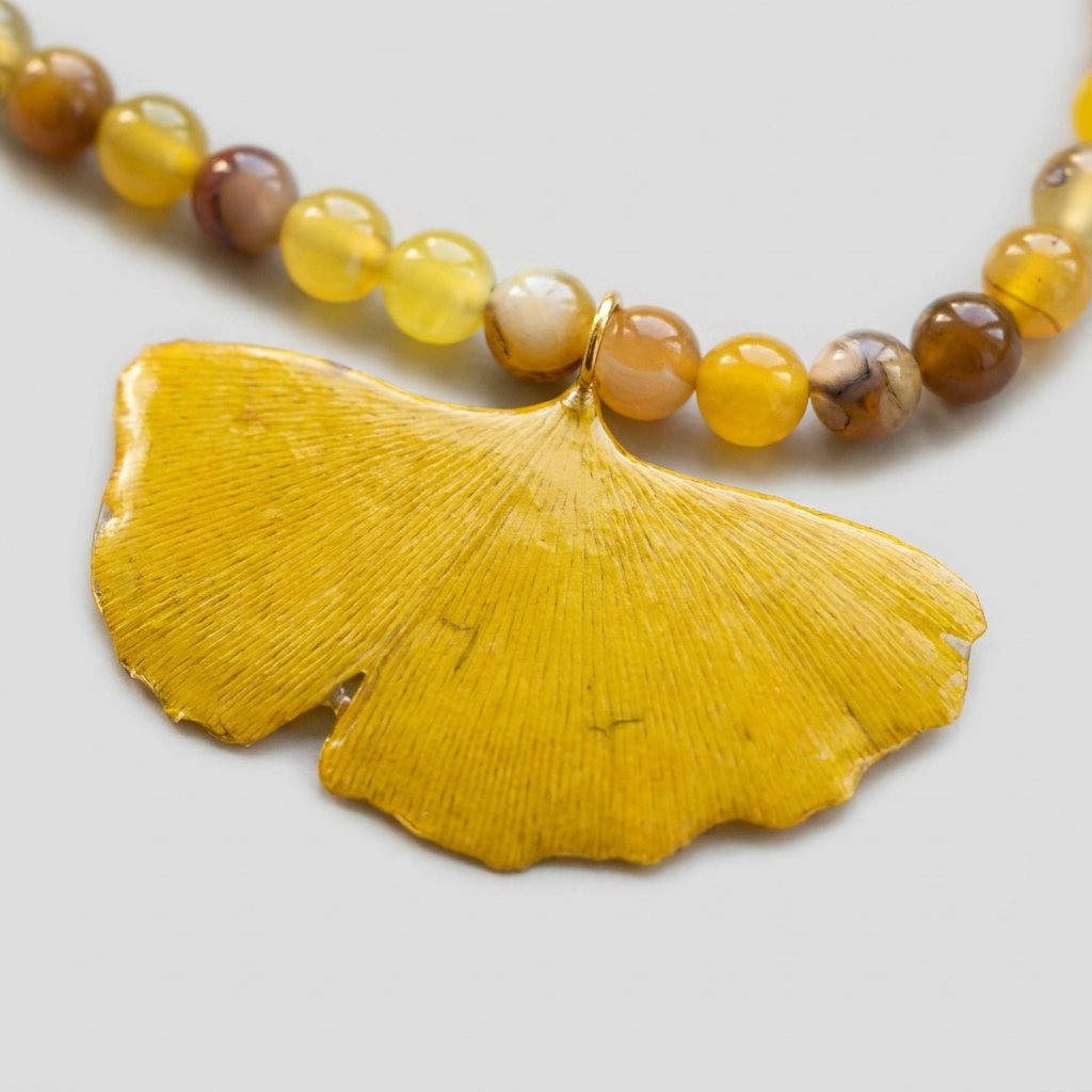 Collar corto hoja pequeña Ginkgo Biloba