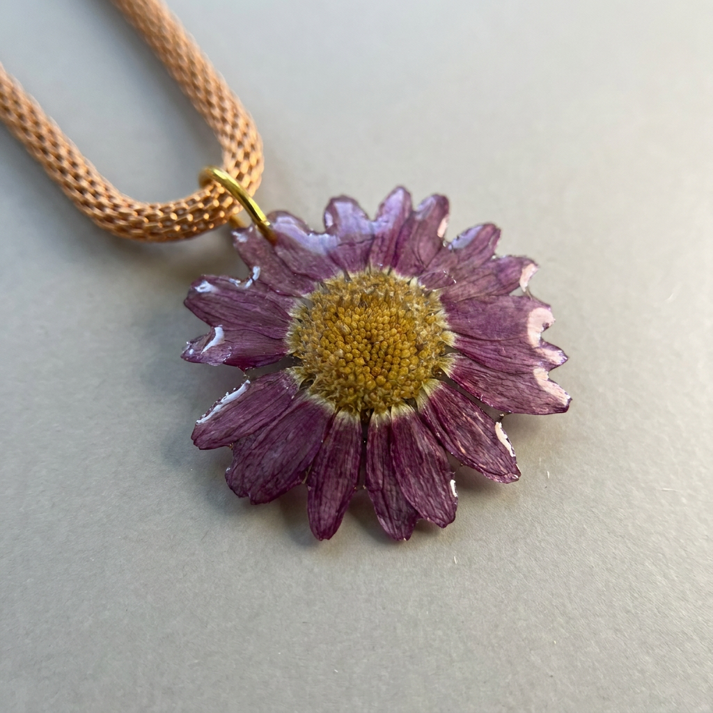 Collar corto margarita pequeña
