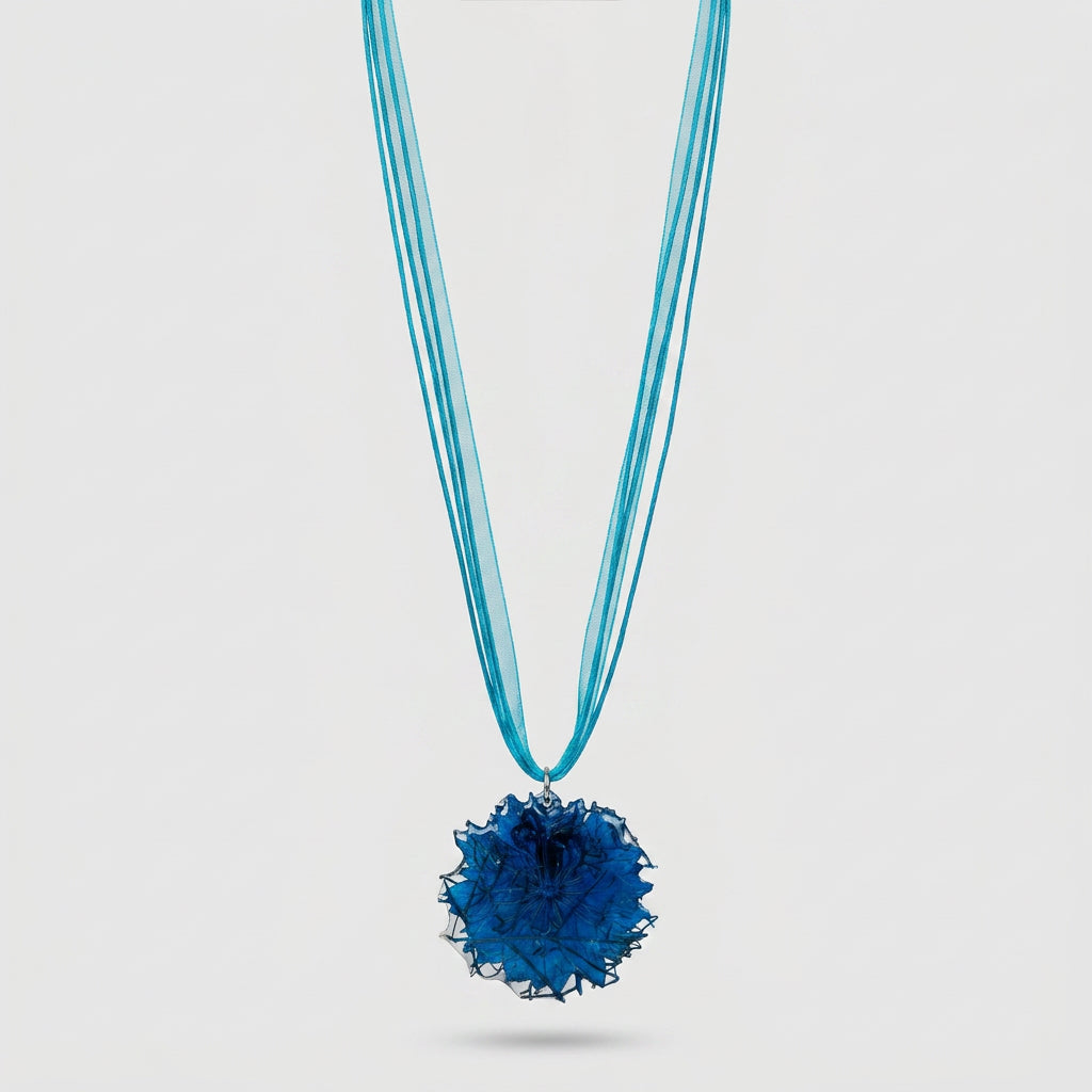 Collar corto flor azul