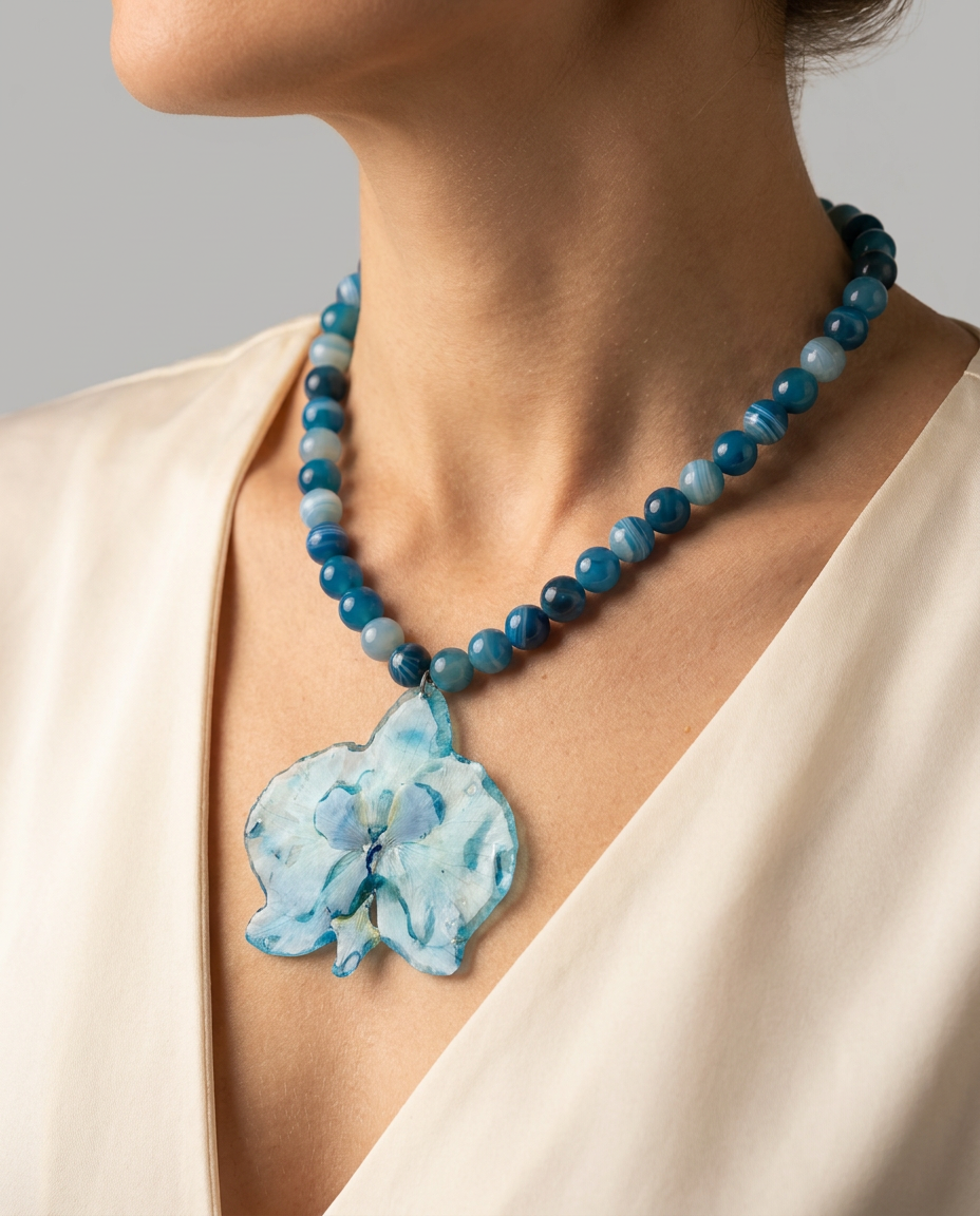 Collar corto orquídea cyan