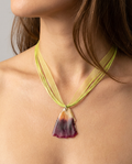 Collar corto flor perfil
