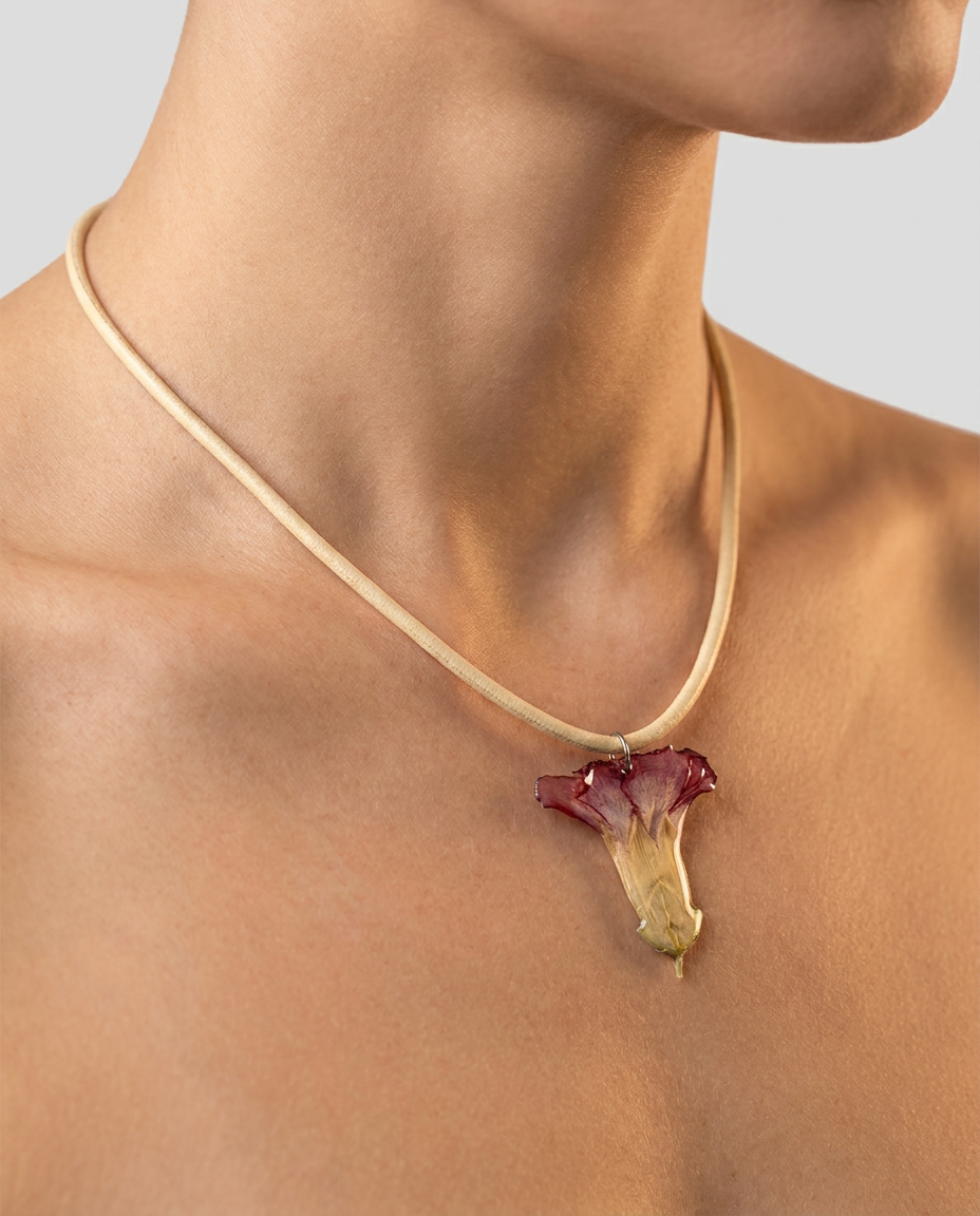 Collar corto clavellina