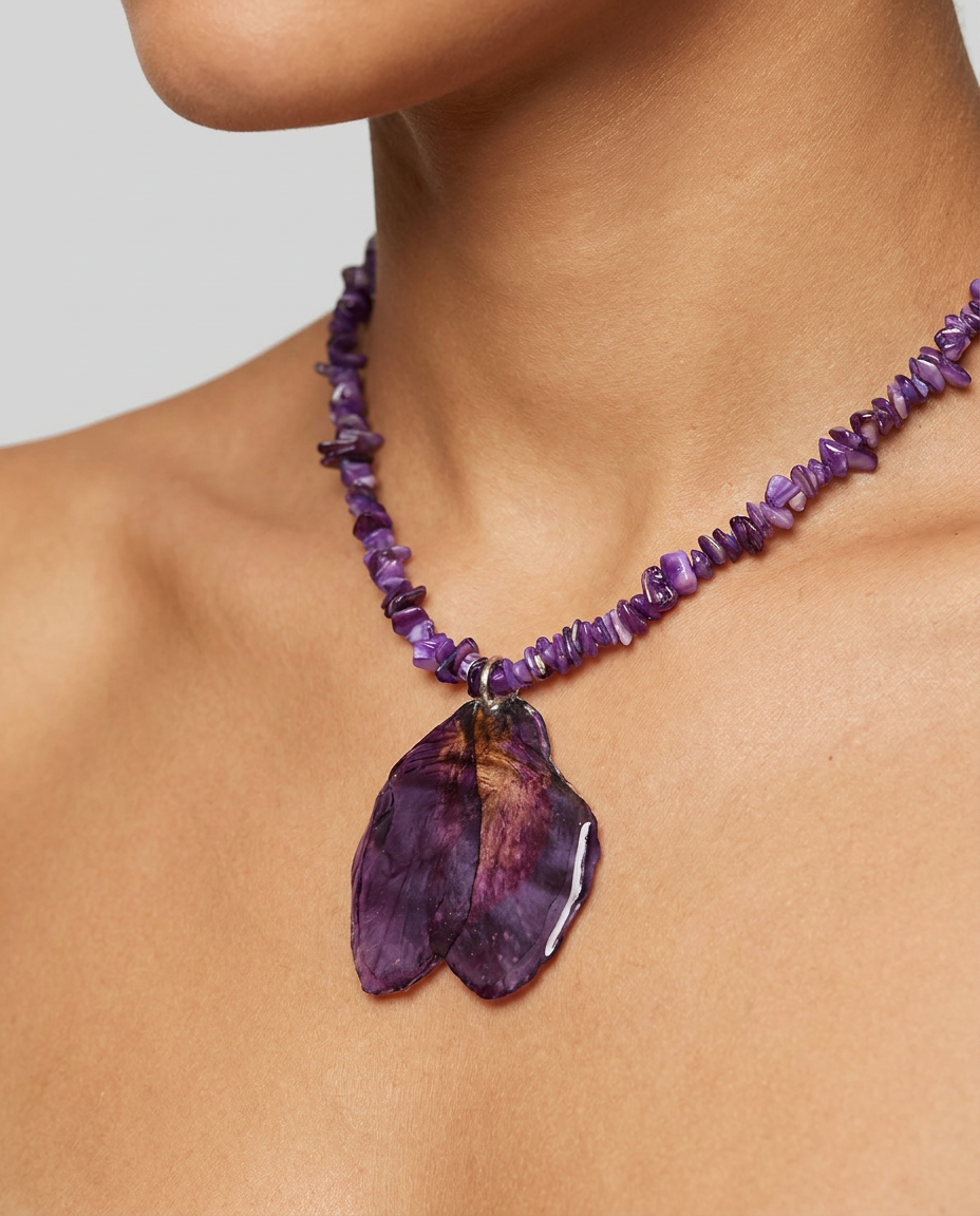Collar corto flor morados