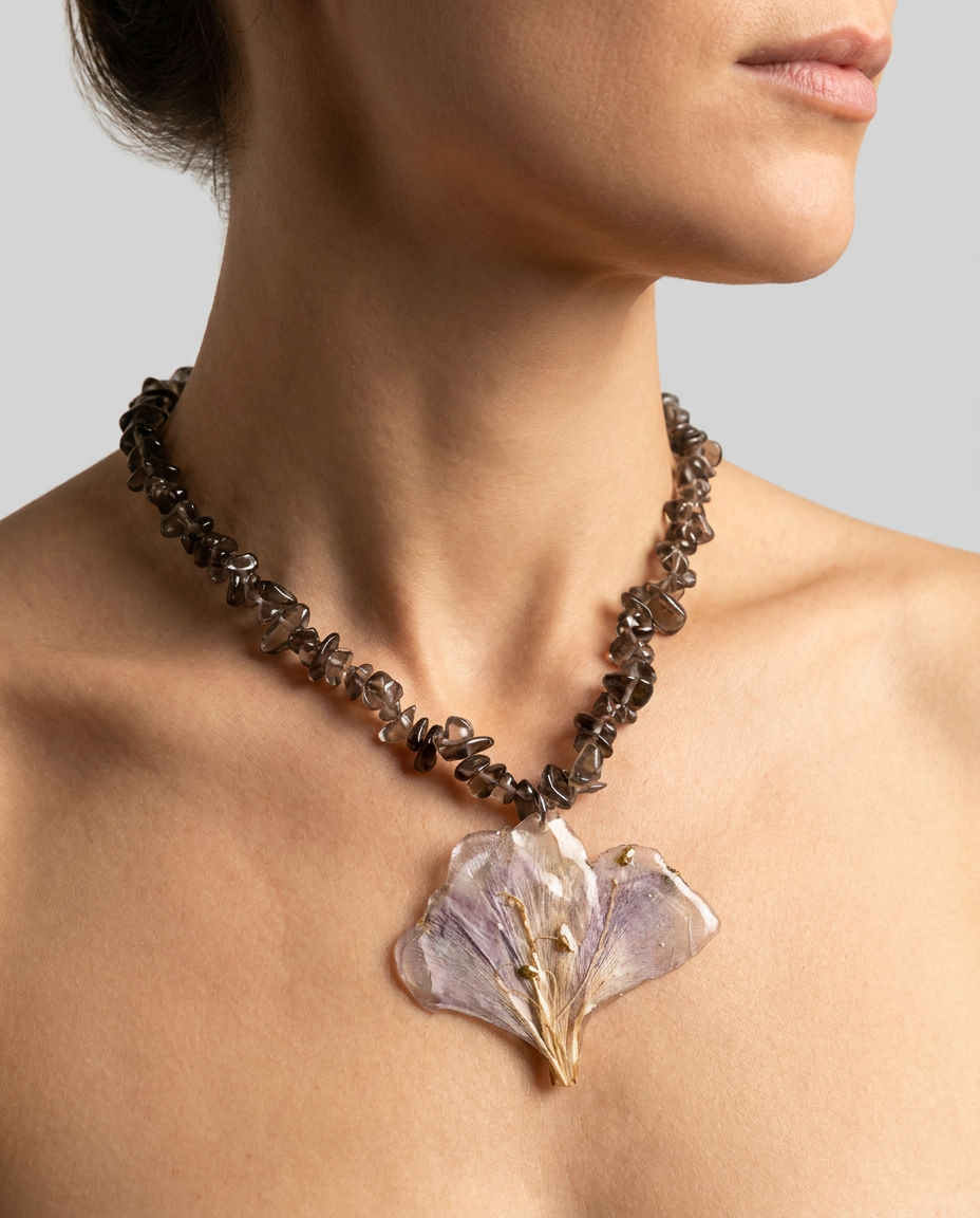 Collar corto flor malva