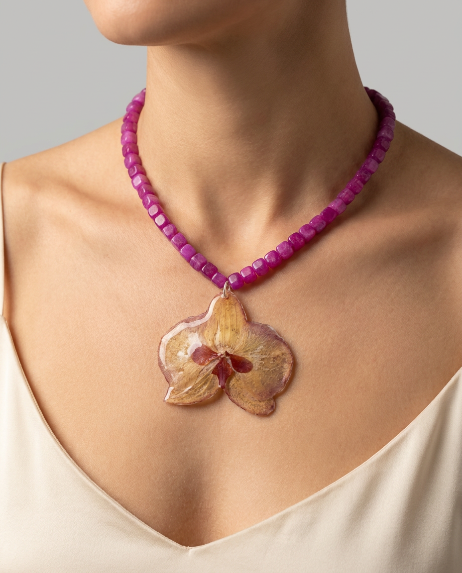 Collar corto orquídea amarilla