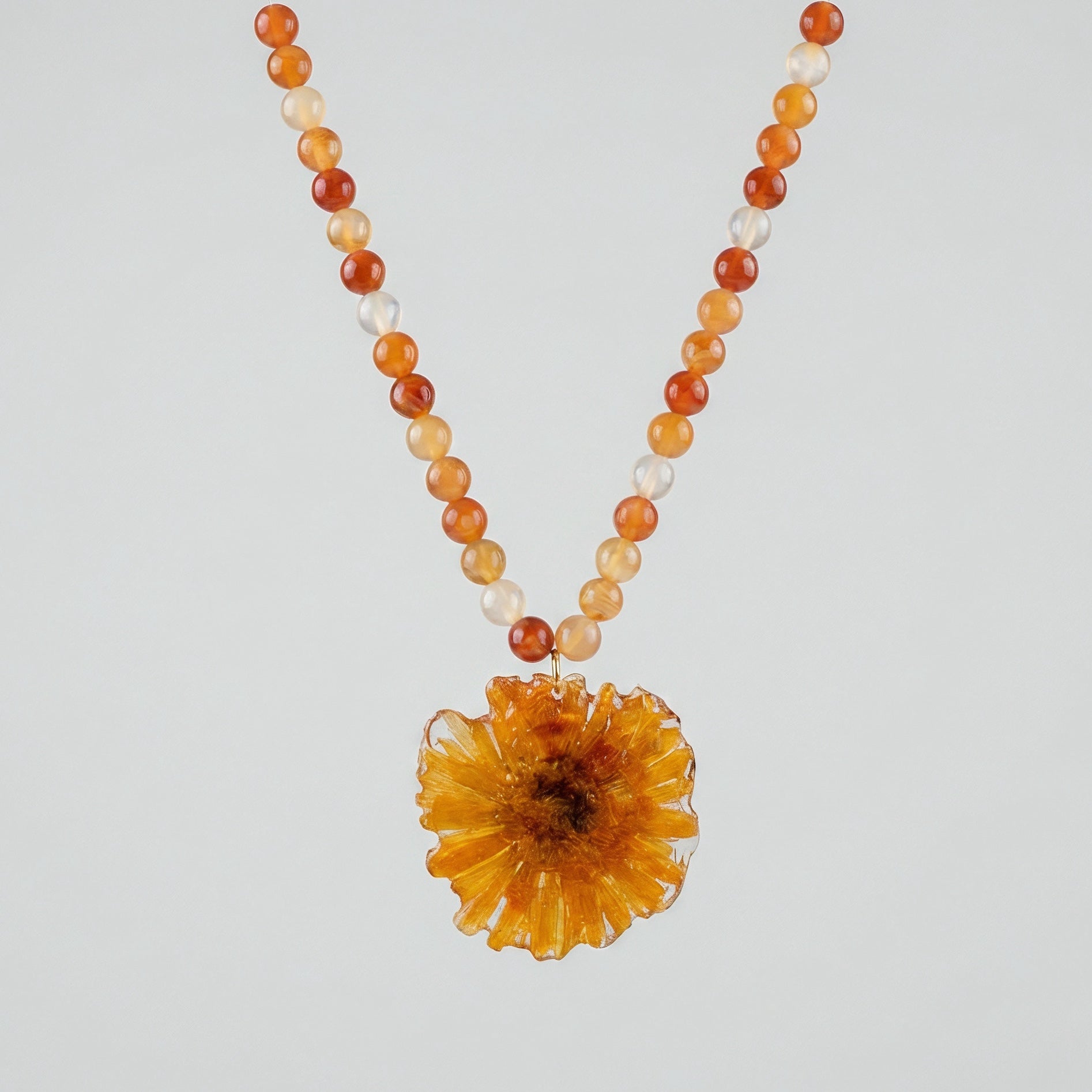 Collar corto margarita naranja