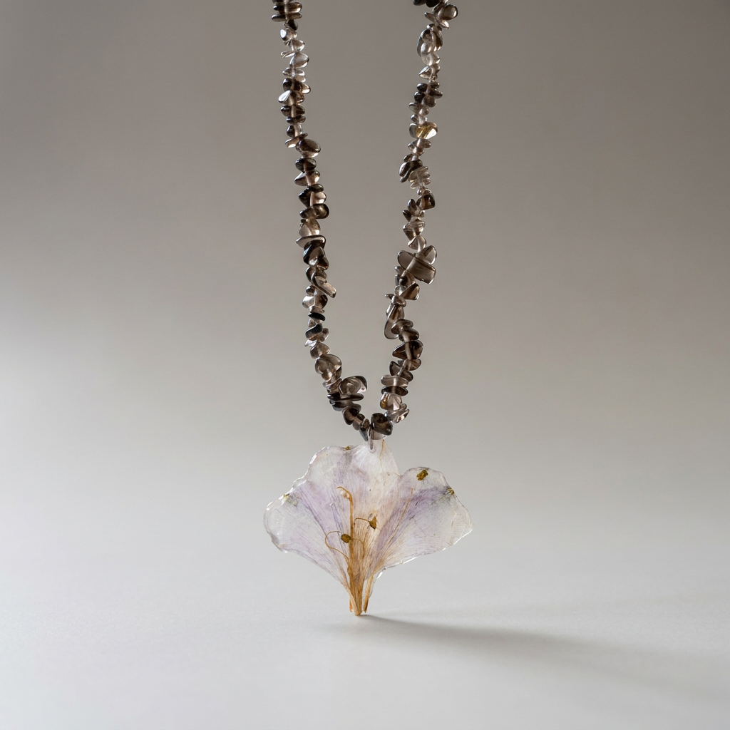 Collar corto flor malva